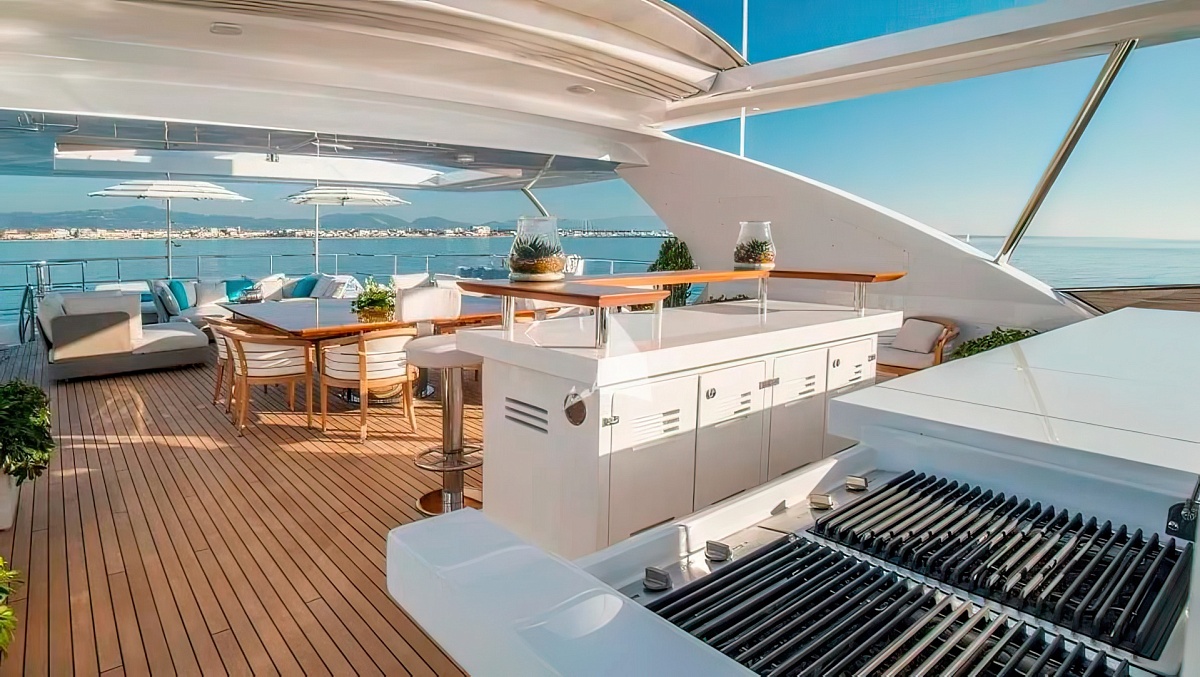 Аренда мега яхты Benetti Crystal 140 - Nela во Франции